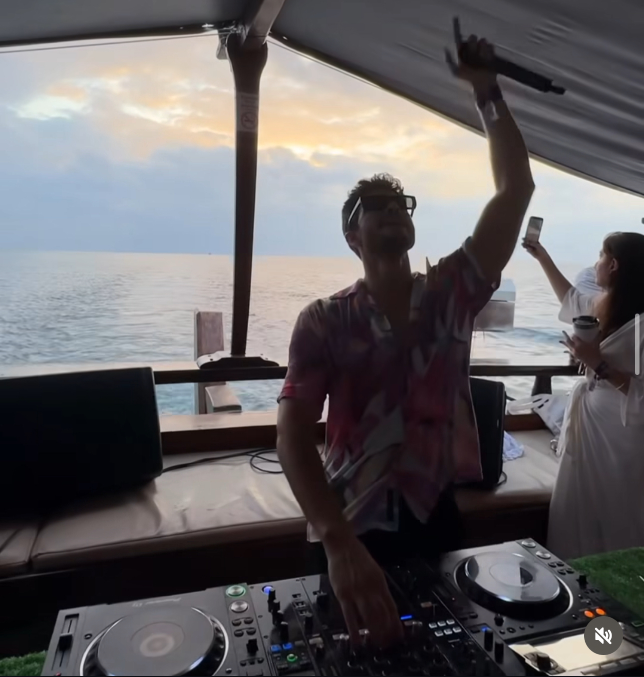 Ariel B no Noronha Weekend